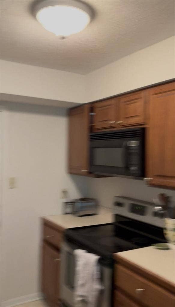 Looking for third female roommate