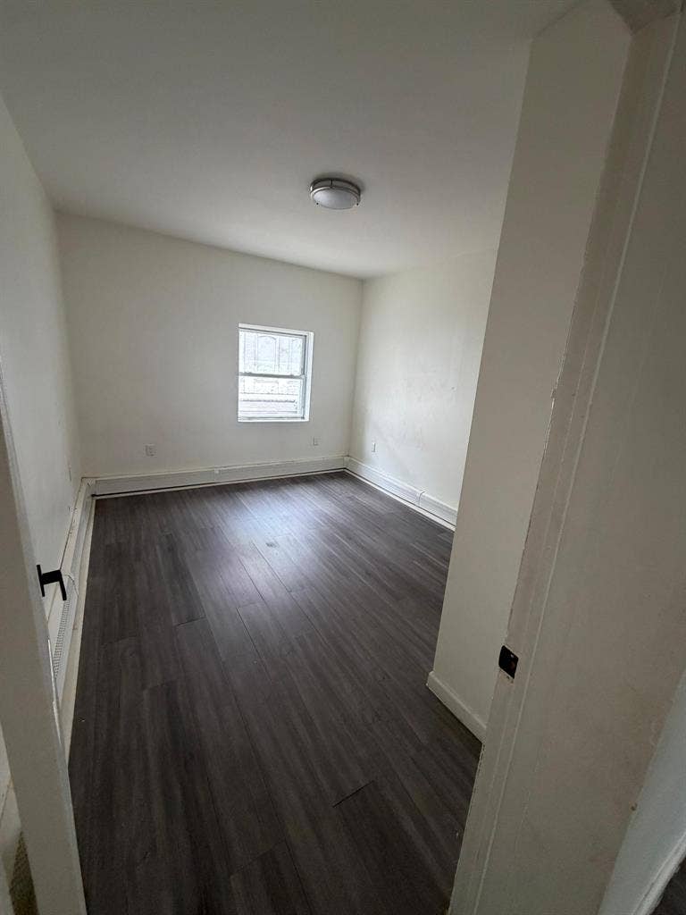 2 Beds 1 Bath Apartment for Rent