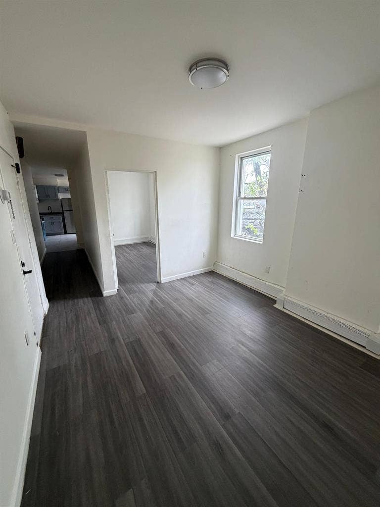 2 Beds 1 Bath Apartment for Rent