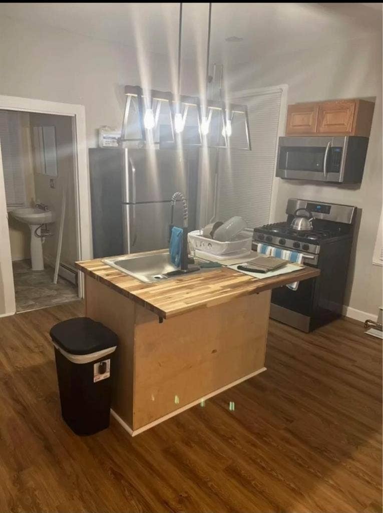 Fully furnished room for rent