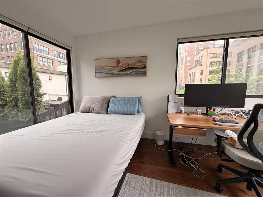 2 Rooms Available in Chelsea