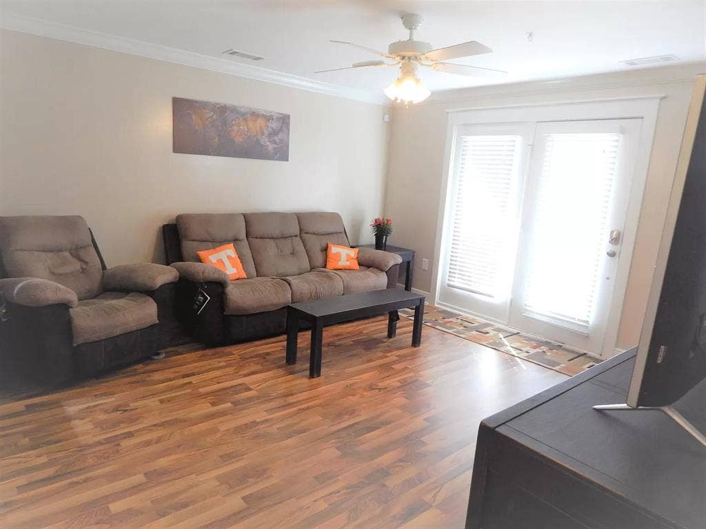 2 Rooms in 3BR/3BA Condo Near UTK