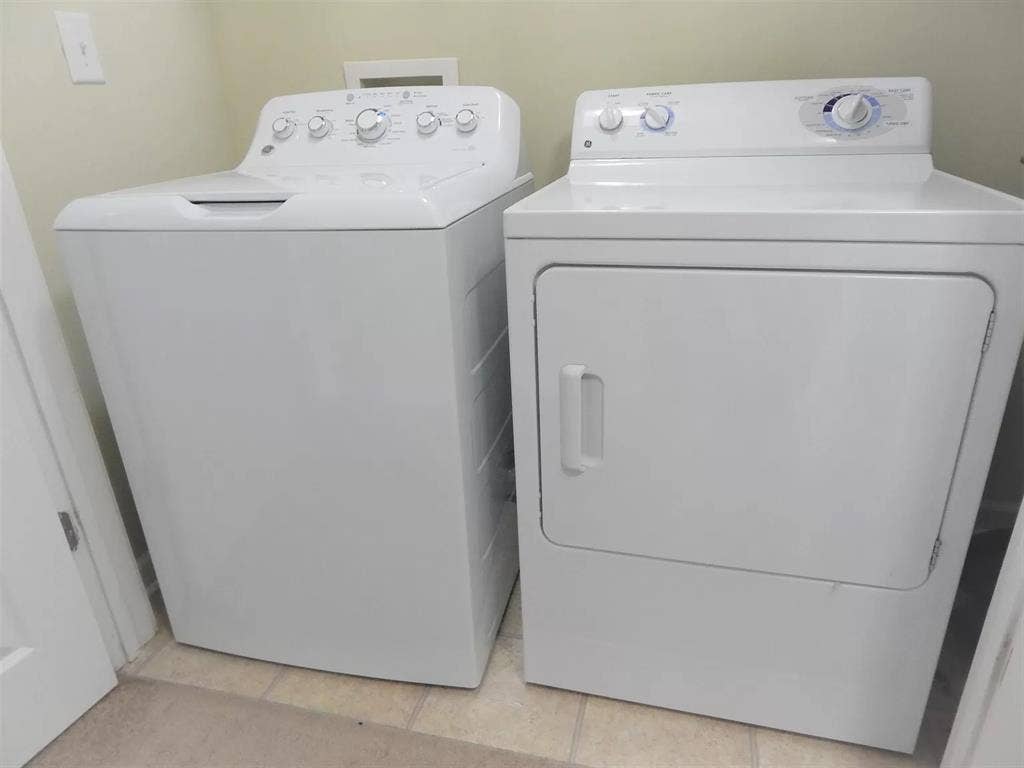 2 Rooms in 3BR/3BA Condo Near UTK