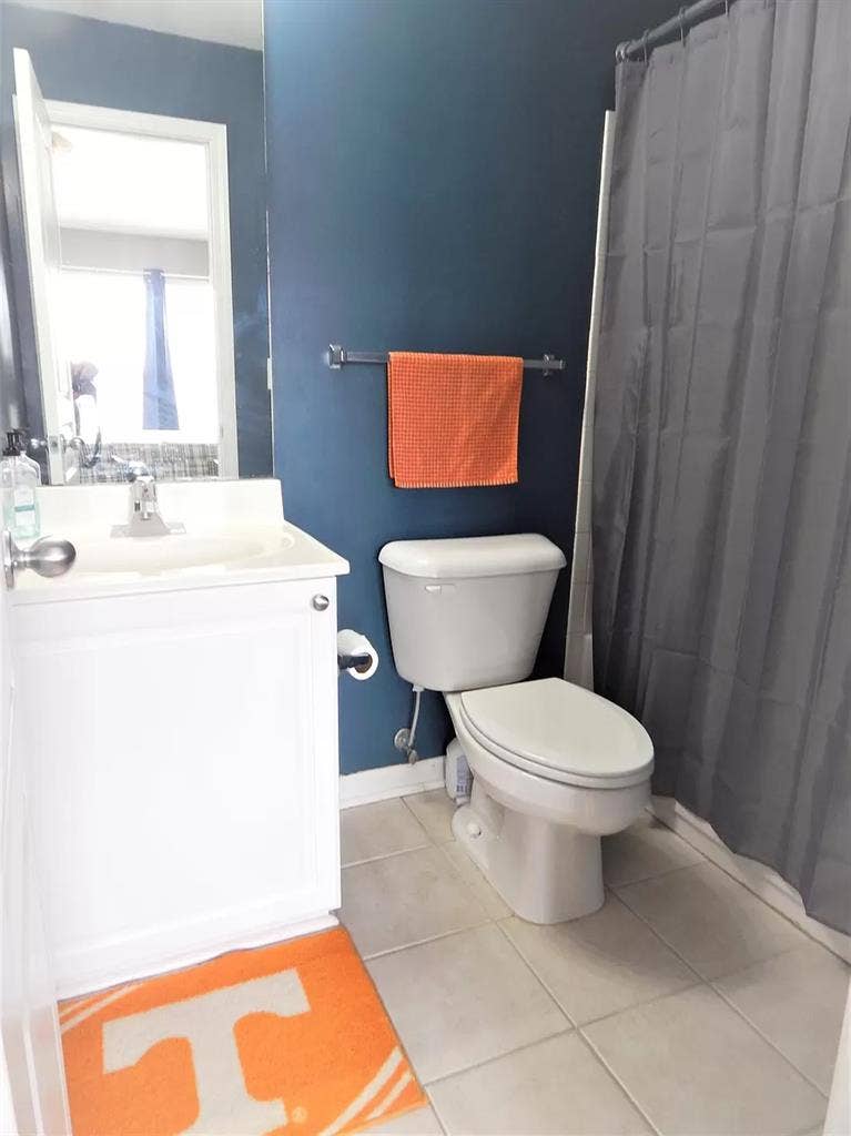 2 Rooms in 3BR/3BA Condo Near UTK