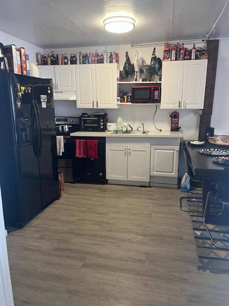 Miami Beach room available!