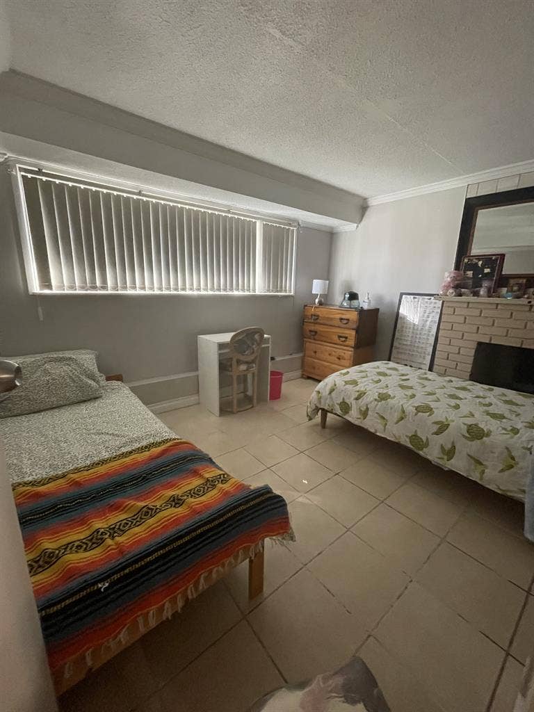 2 rooms sublet