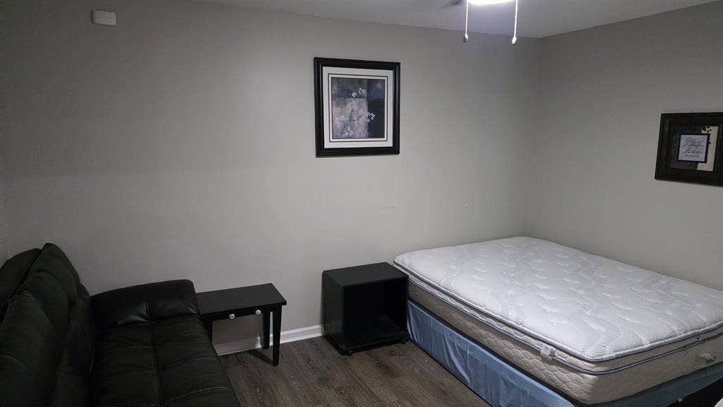 Private 1 Bed_living unit Nashville