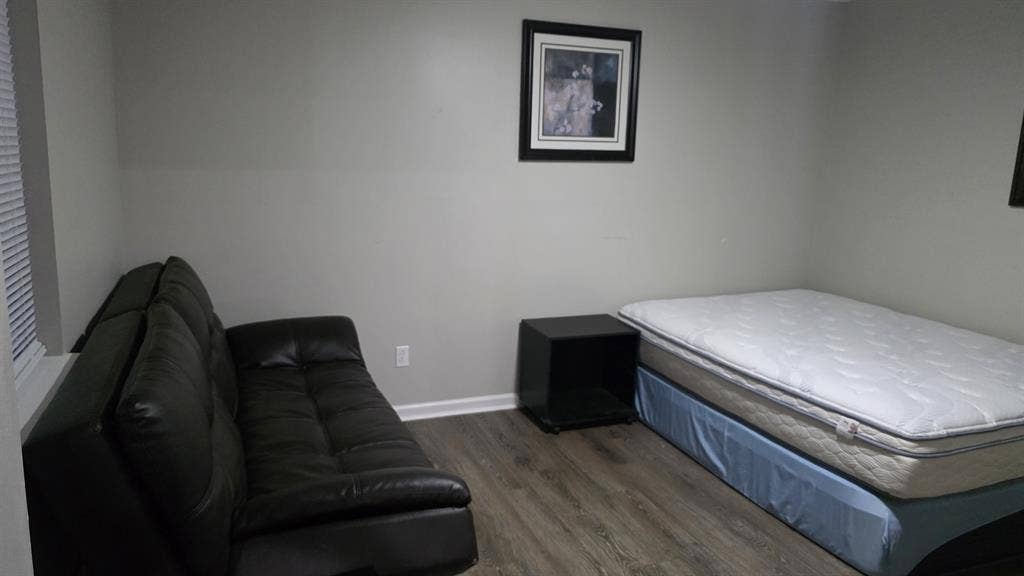 Private 1 Bed_living unit Nashville