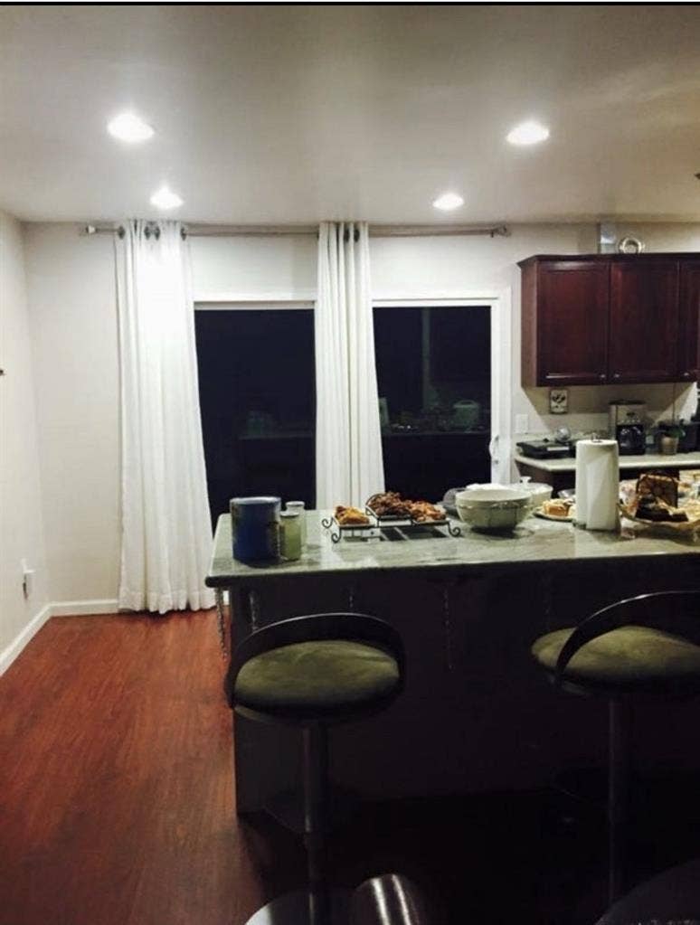 MODERN LIVING PRIVATE ROOM FOR RENT