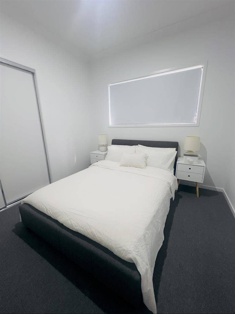 Fully furnished room available now