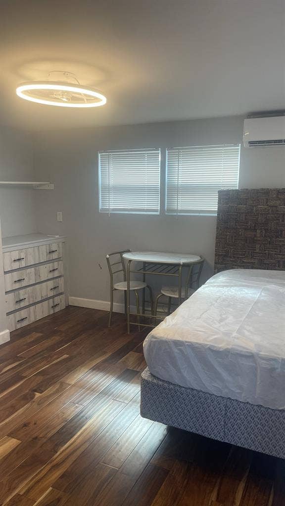 Private room and Bath