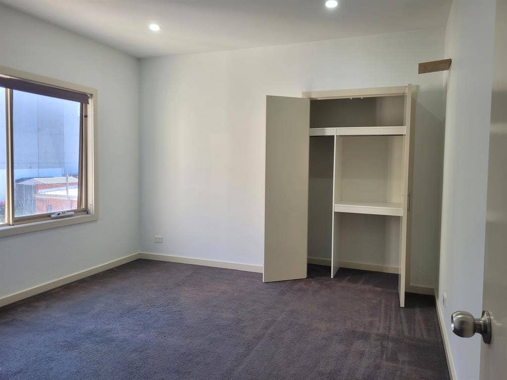 Room for rent near Laburnum station