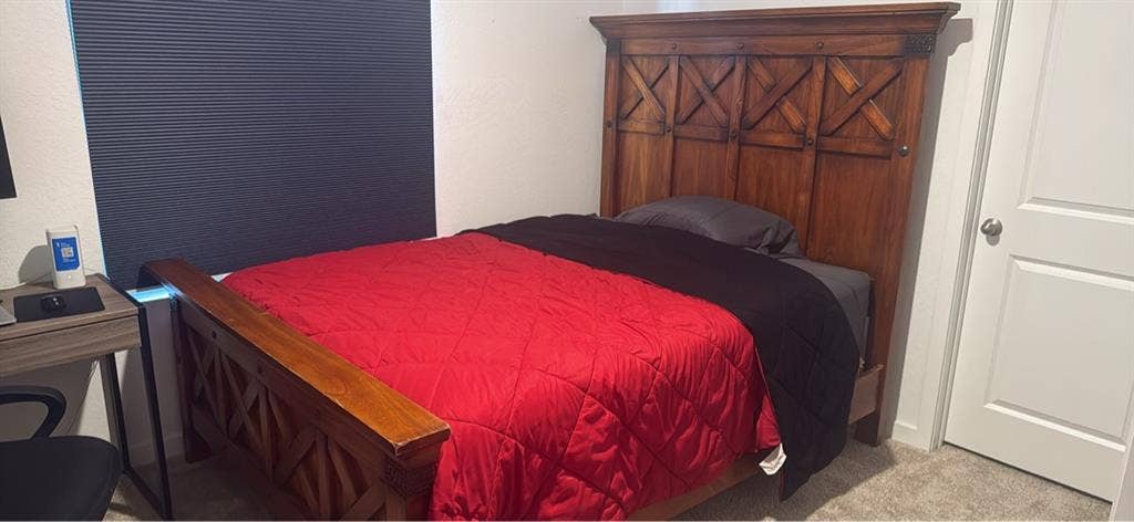 Room available in new townhouse.
