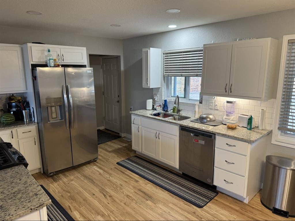 Rooms for Rent in Englewood!