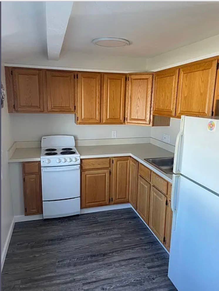 One bedroom in great location!!