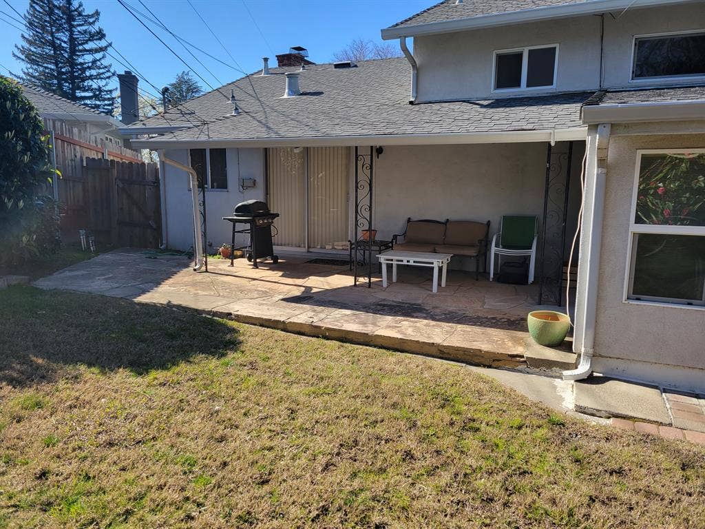 South Land Park 2 bedroom duplex