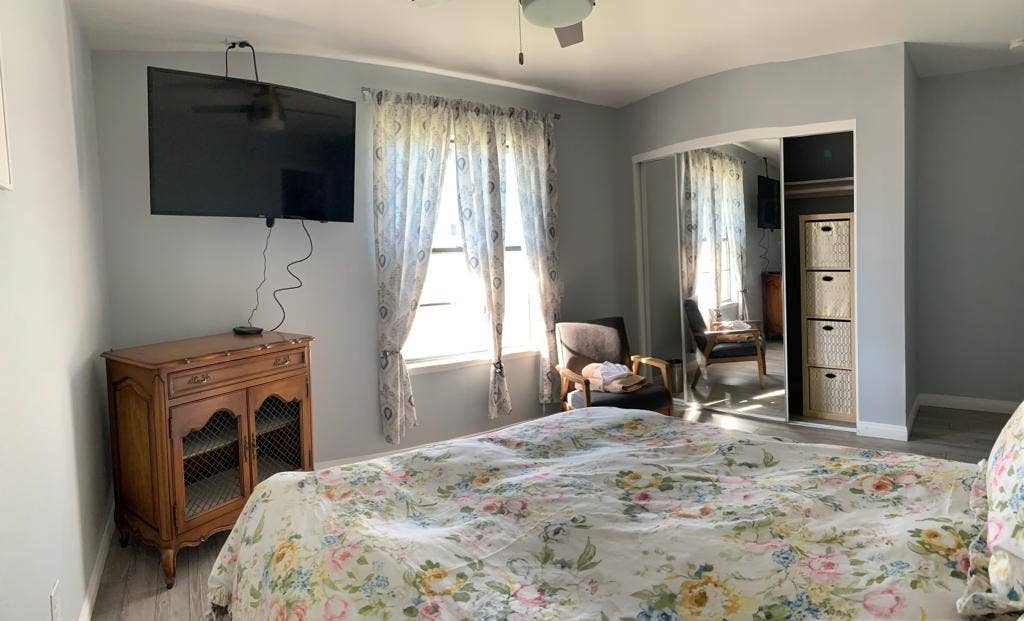 Furnished Room