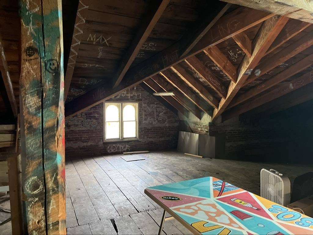 Room for rent August - May