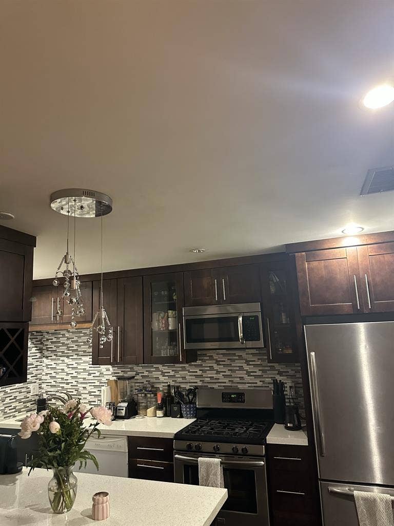 2b/2b FEMALE roommate only