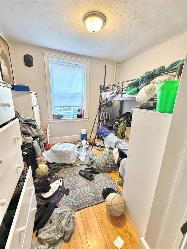 4BR 2B Brookline Beauty Sep 1 Safe