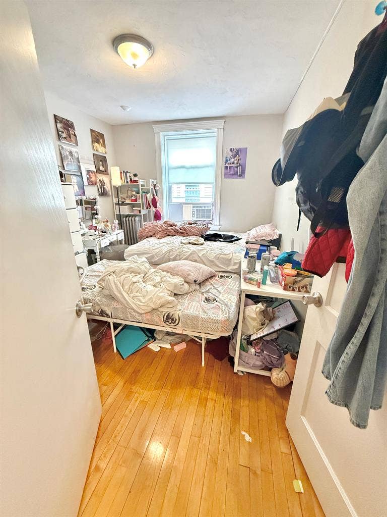4BR 2B Brookline Beauty Sep 1 Safe