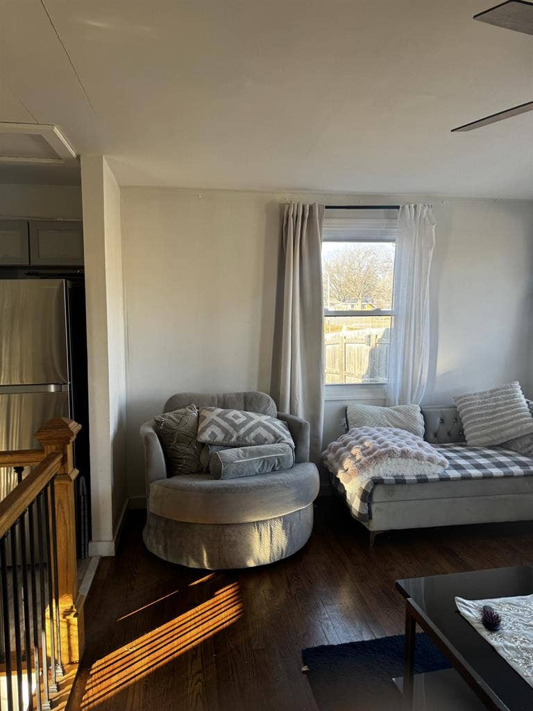 Modern rooms for rent 4 available