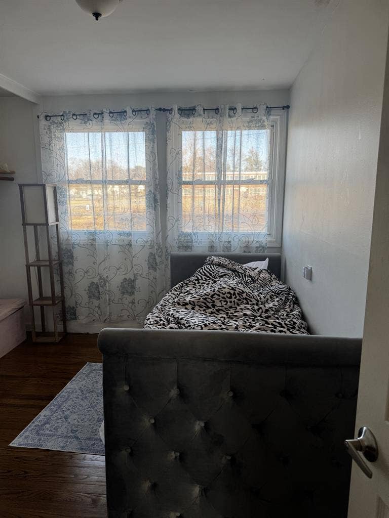 Modern rooms for rent 4 available