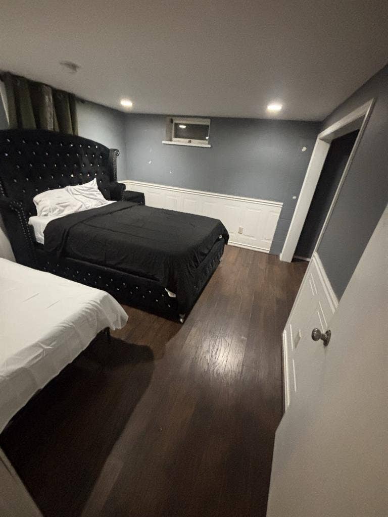 Modern rooms for rent 4 available