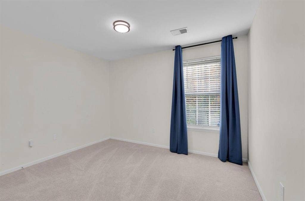 Roommate wanted