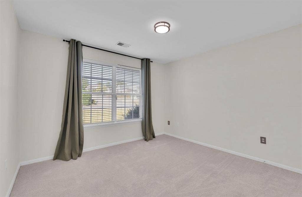 Roommate wanted