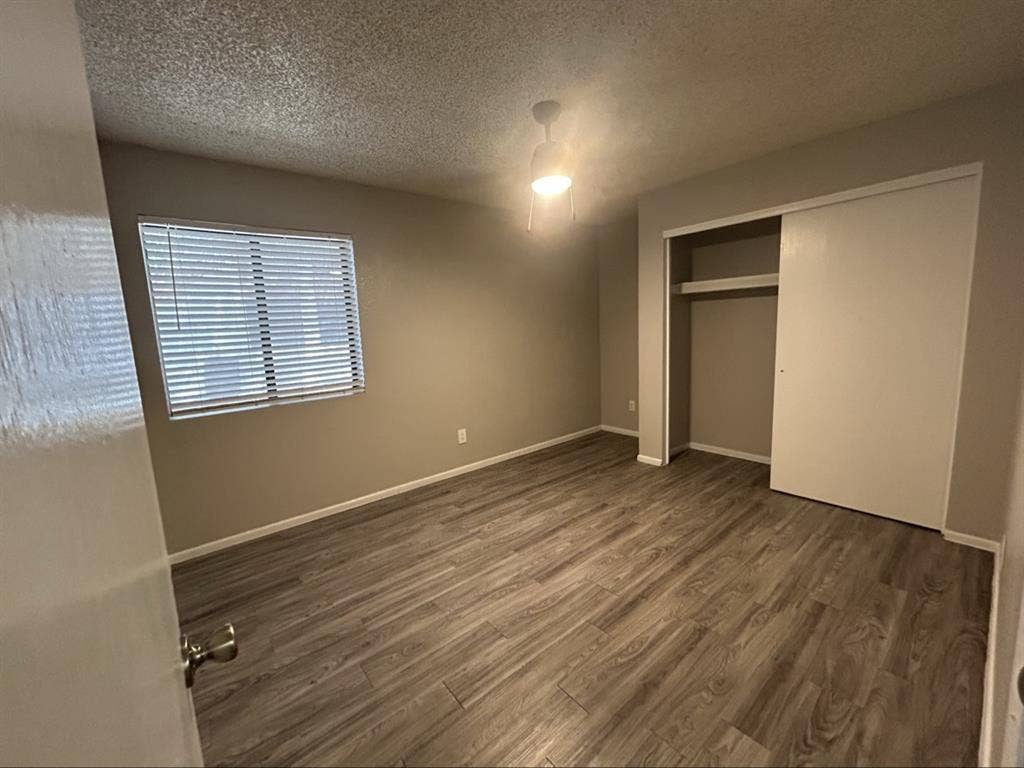 Looking for Roommate in North Phx