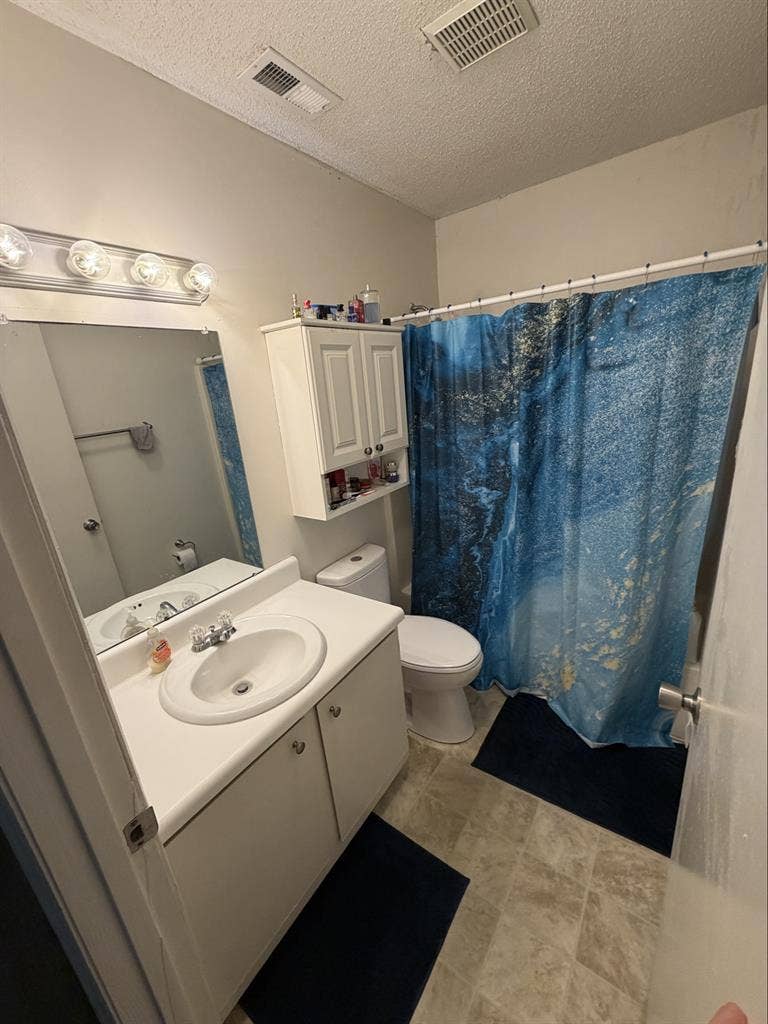 Room for rent @ Park West Apartment