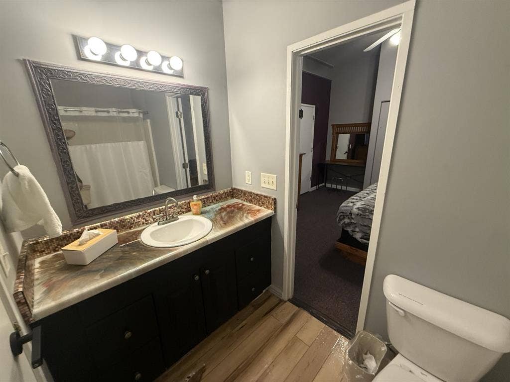 Private suite avail