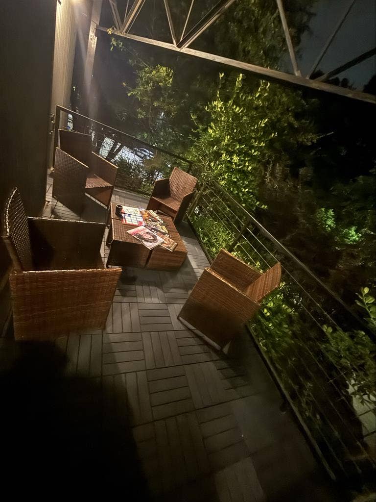 Private suite avail