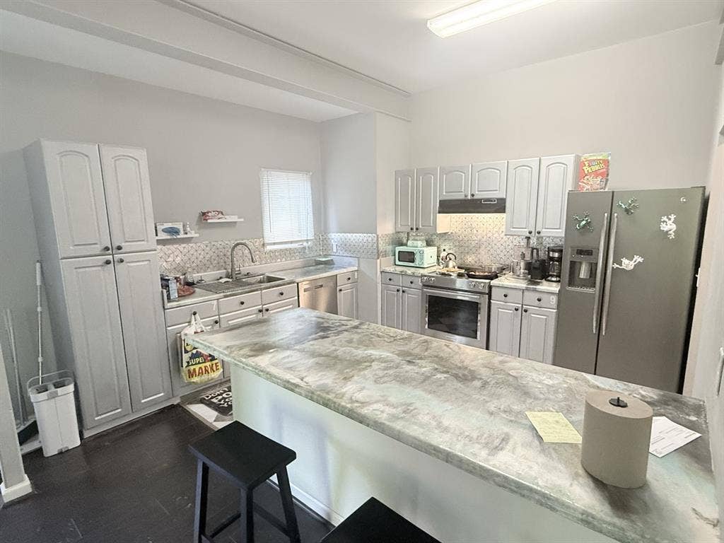 Private suite avail