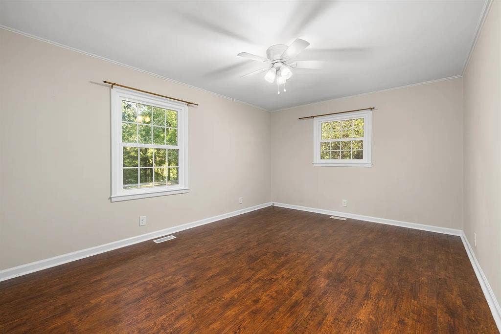 Great house! 1 mi to I-40& NC State