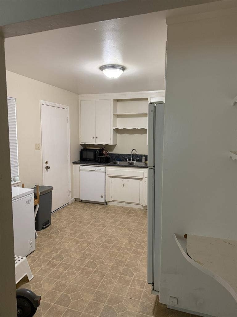 3 bedroom 2 bath duplex near midton