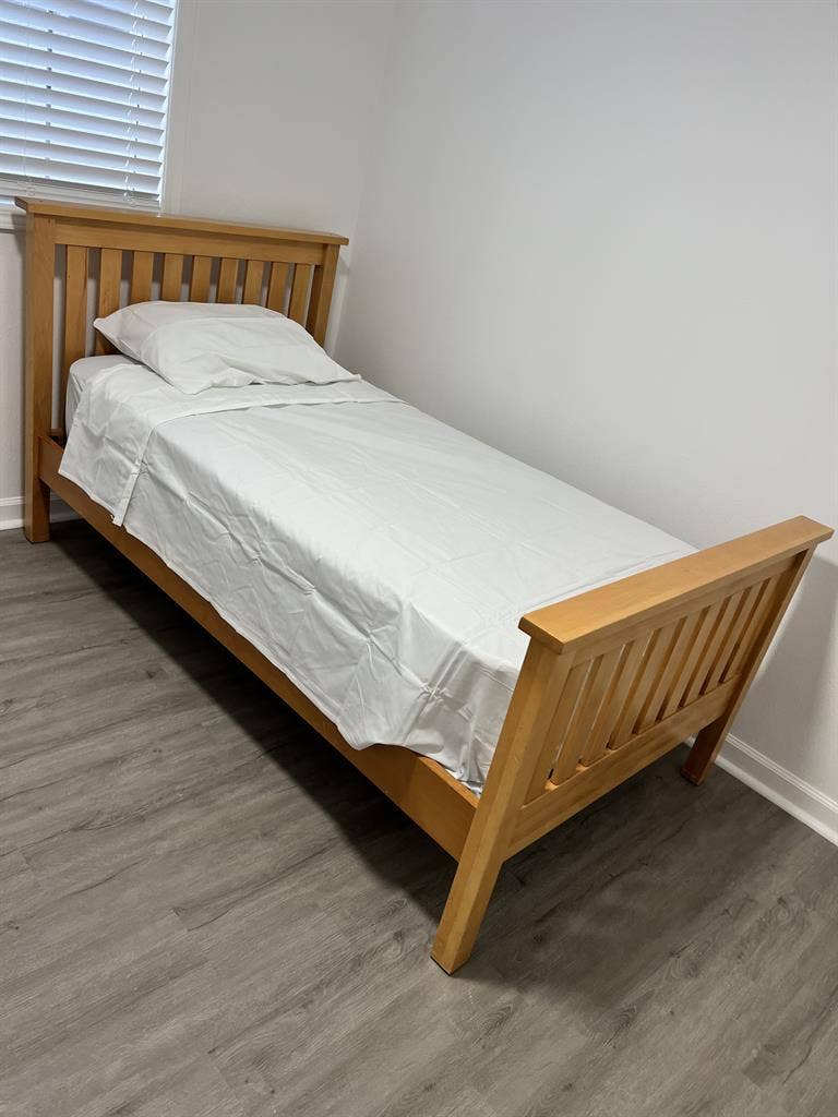 Room for Rent with shared bathroom