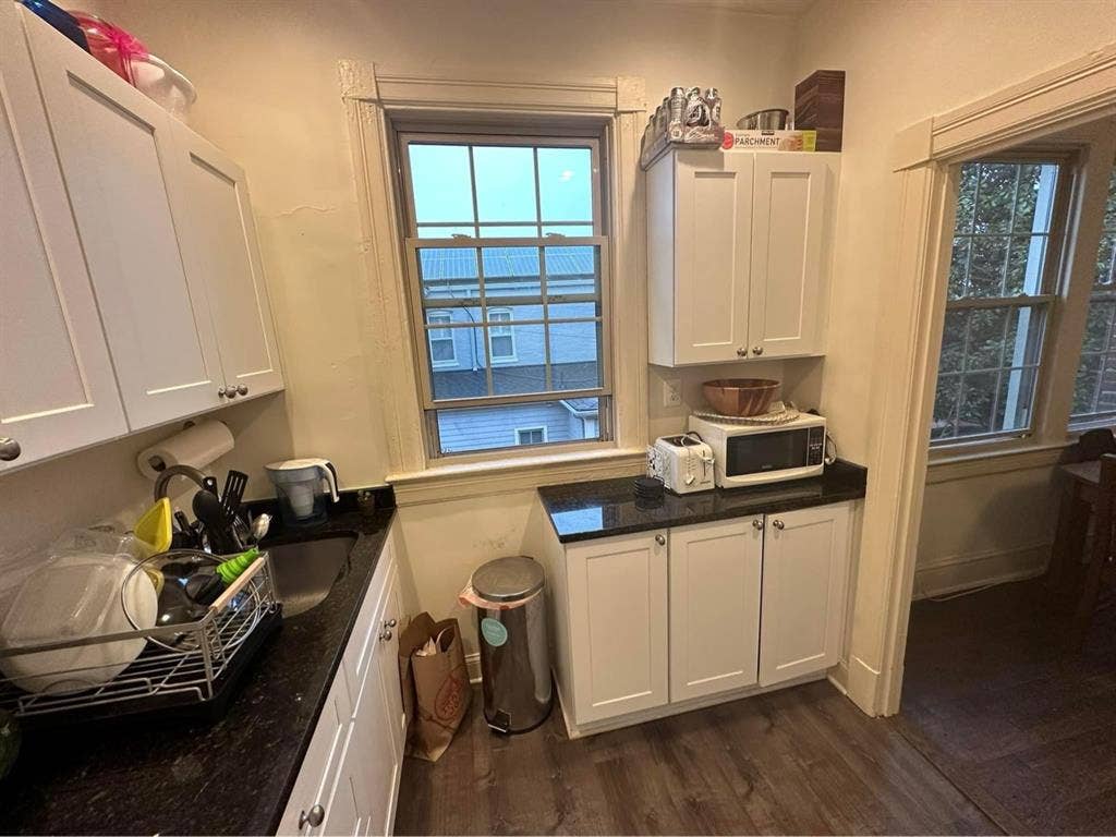 A spacious 1bedroom 1bathroom