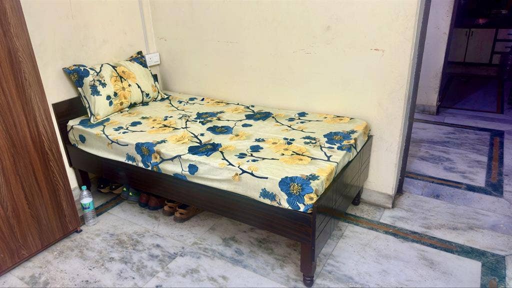 Fully Furnished Rooms