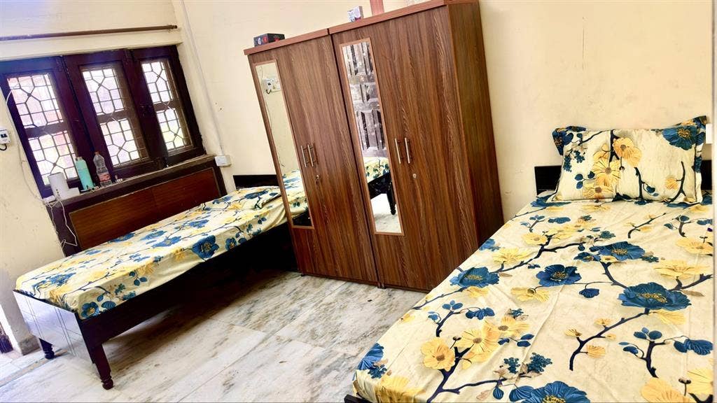 Fully Furnished Rooms