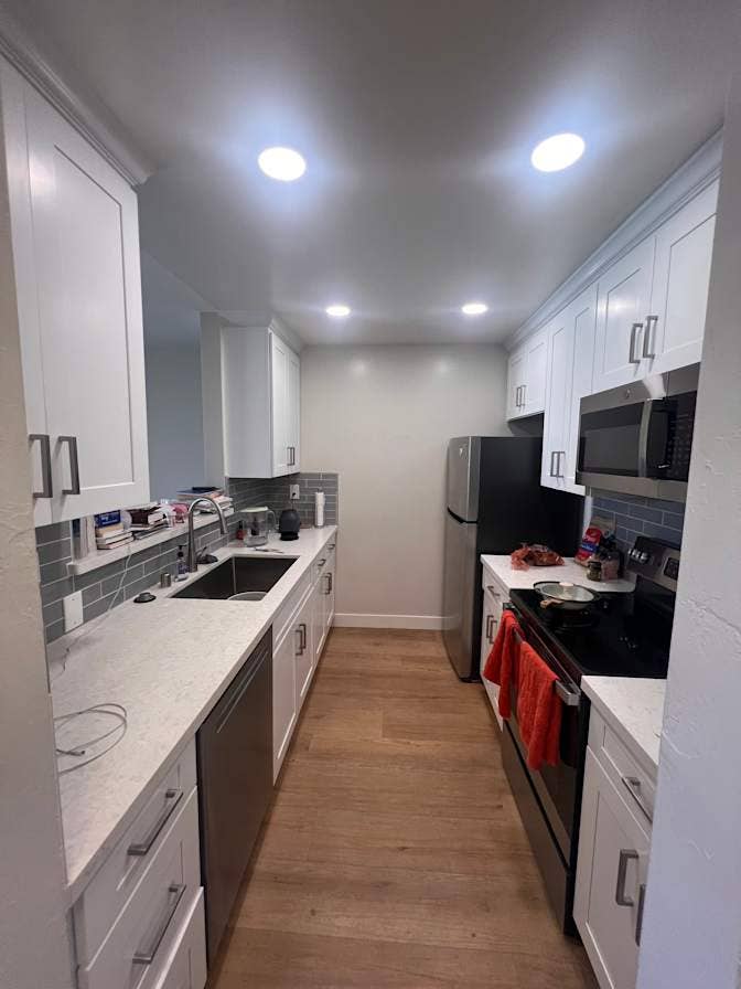 Furnished/Clean Room for Rent