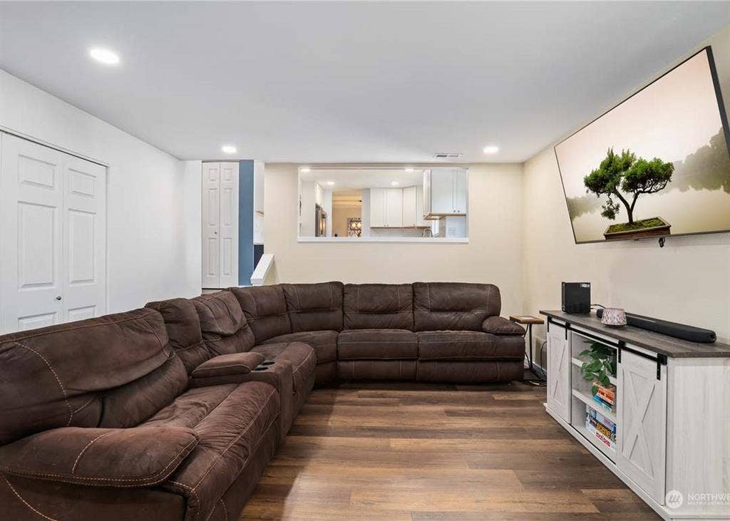 Unfurnished Room in House - Kent
