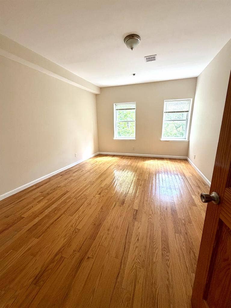 Room for rent- Newark Ave JSQ