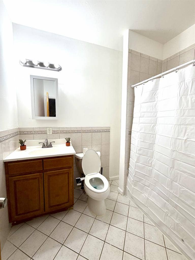 Room for rent- Newark Ave JSQ