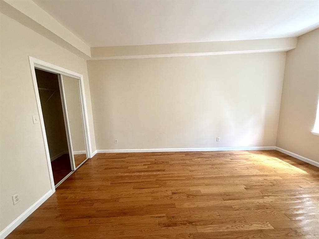 Room for rent- Newark Ave JSQ
