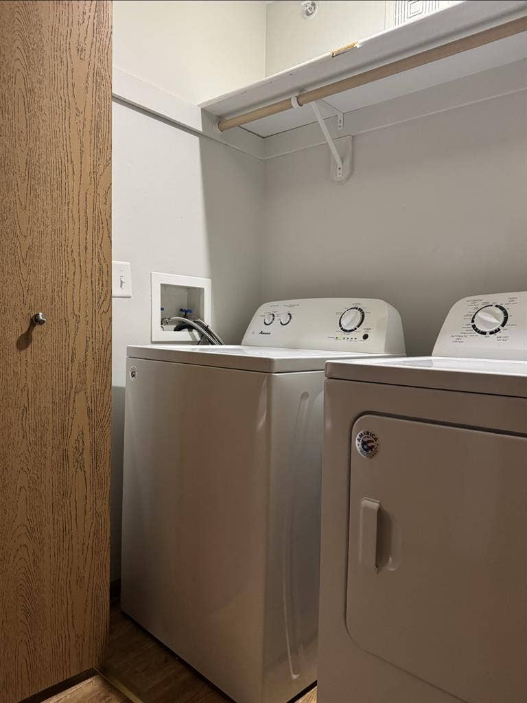 Looking for Roommate