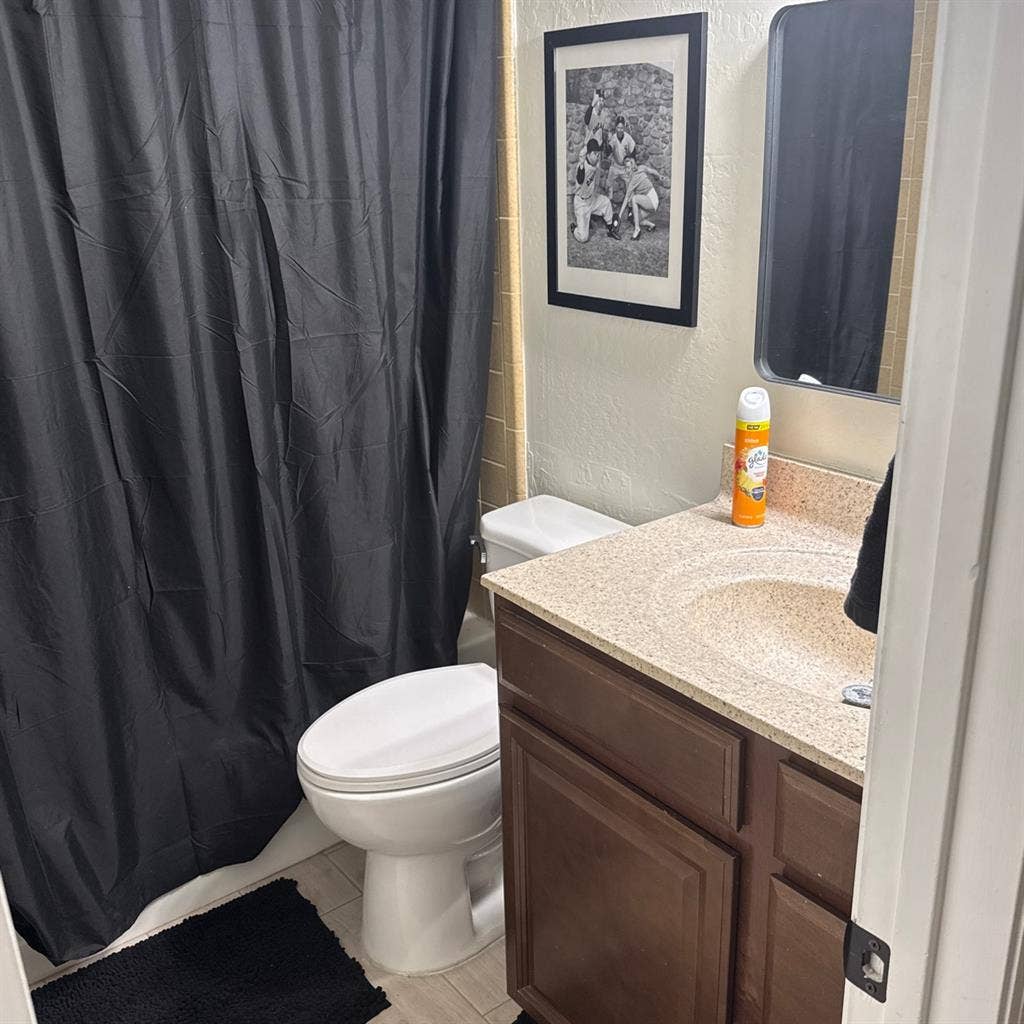 Room w/private bath!