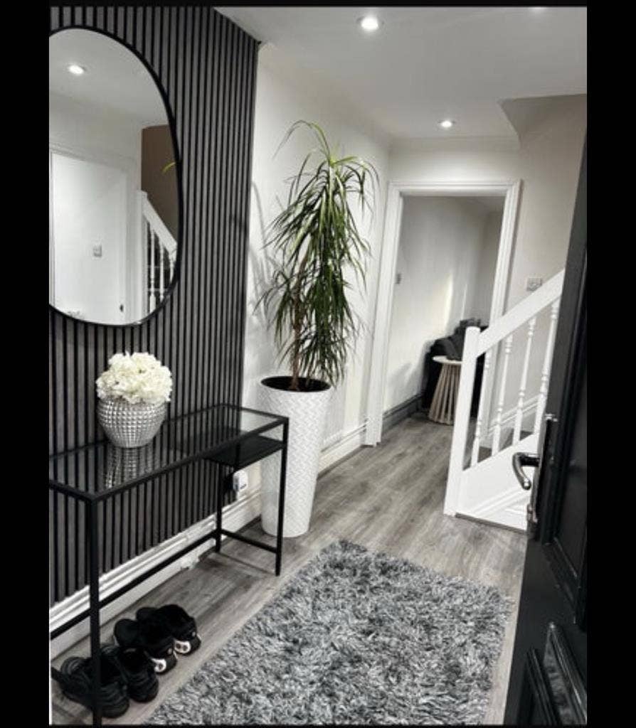 Double bedroom in rm6