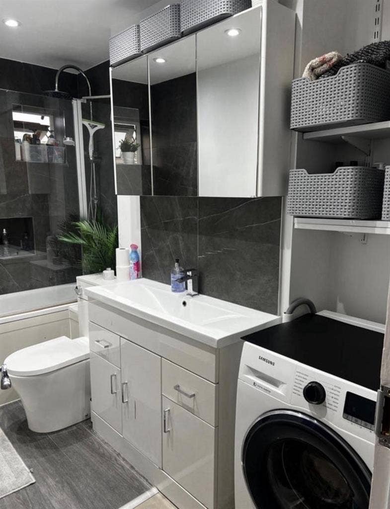 Double bedroom in rm6